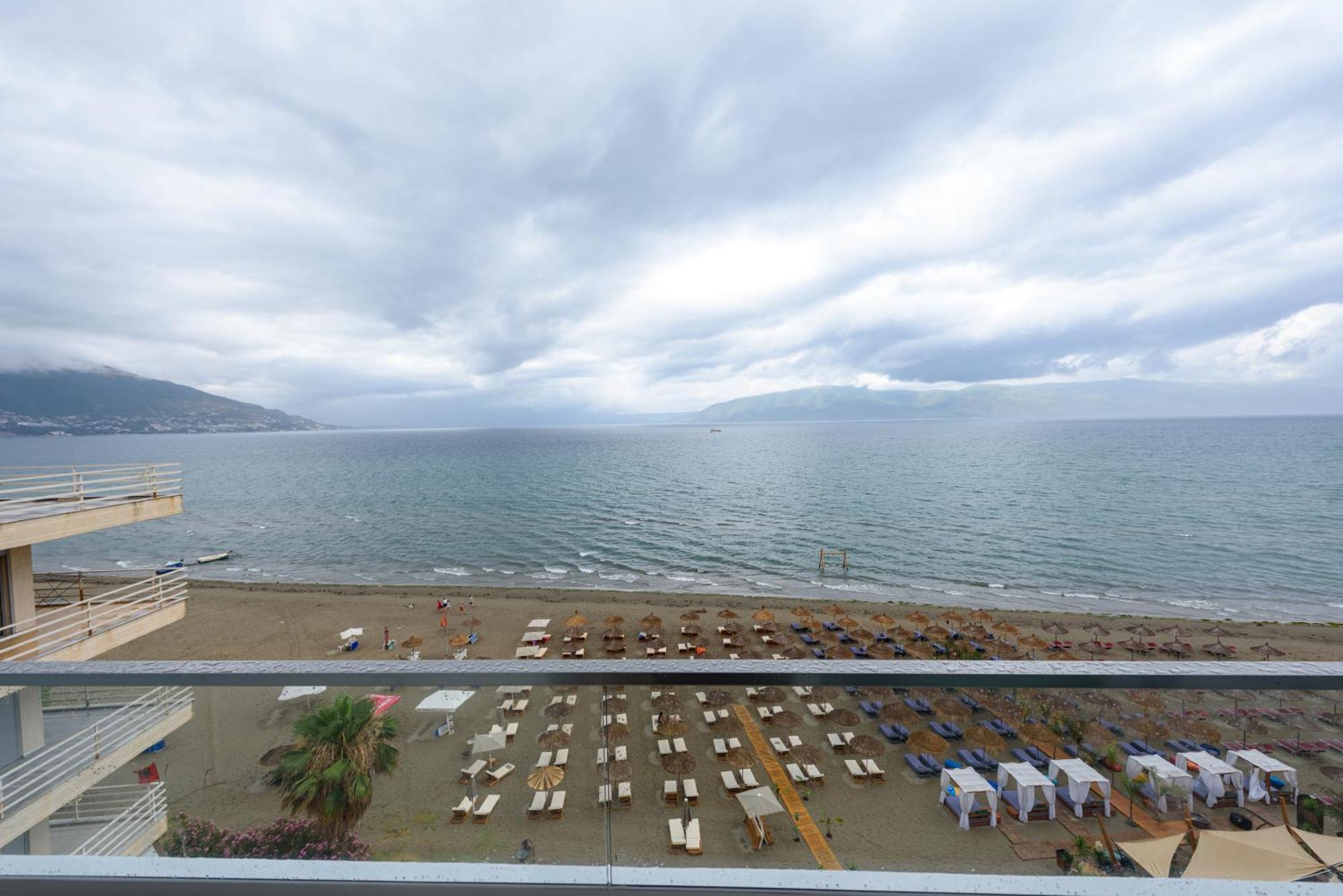 Sea & Sand Vlorë Exterior foto